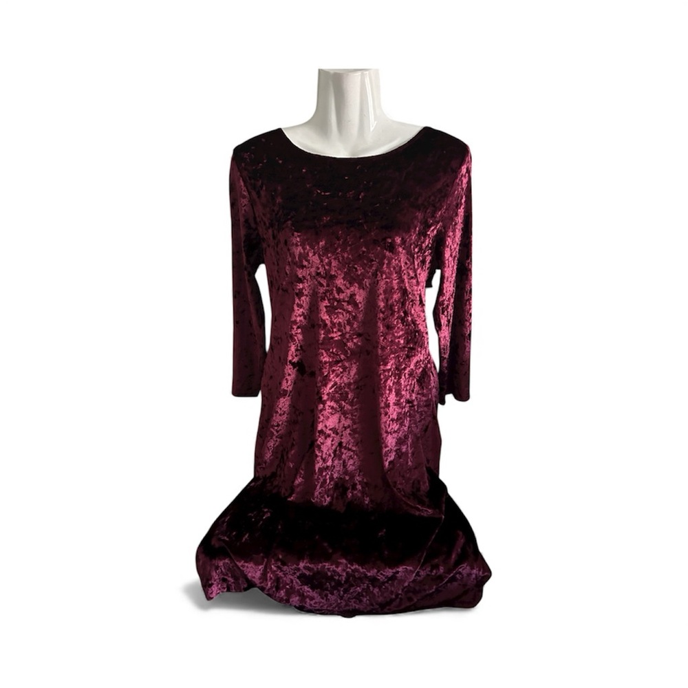 Elegant Velvet Dress in Rich Burgundy